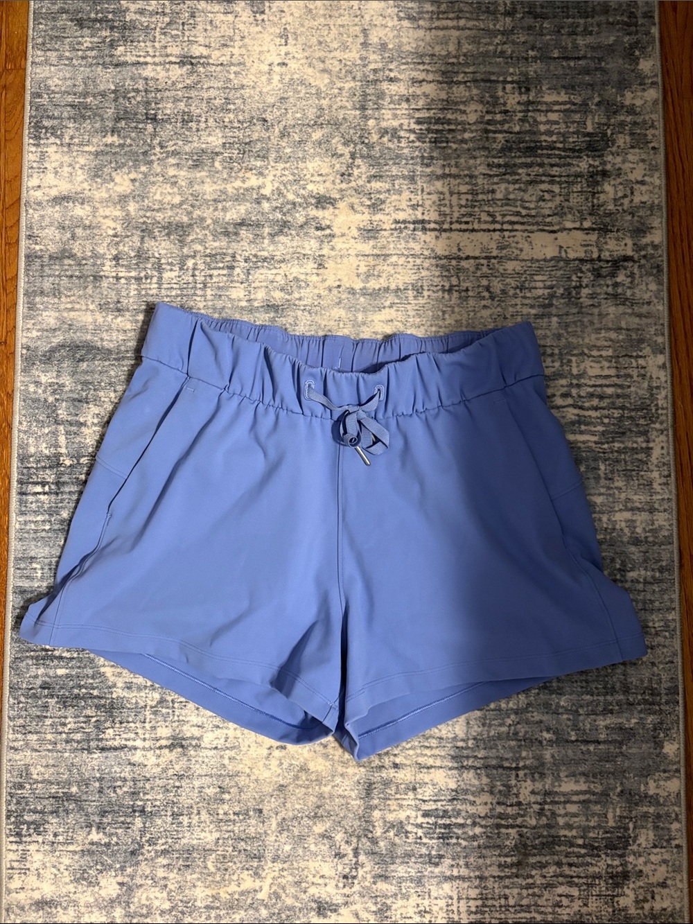 Lululemon On the Fly shorts size 6